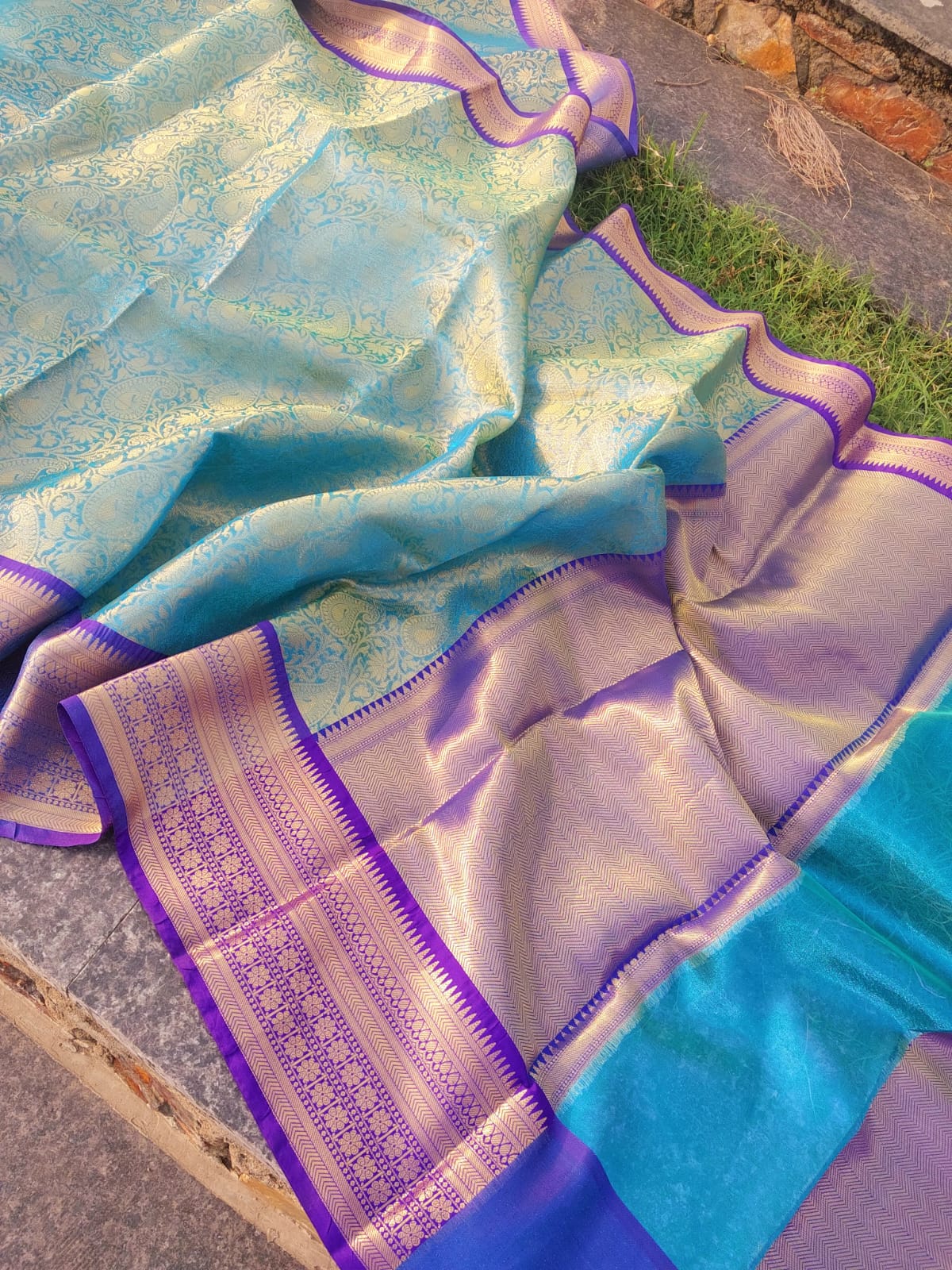 Premium Banarasi Tissue. Royal Contrast Border